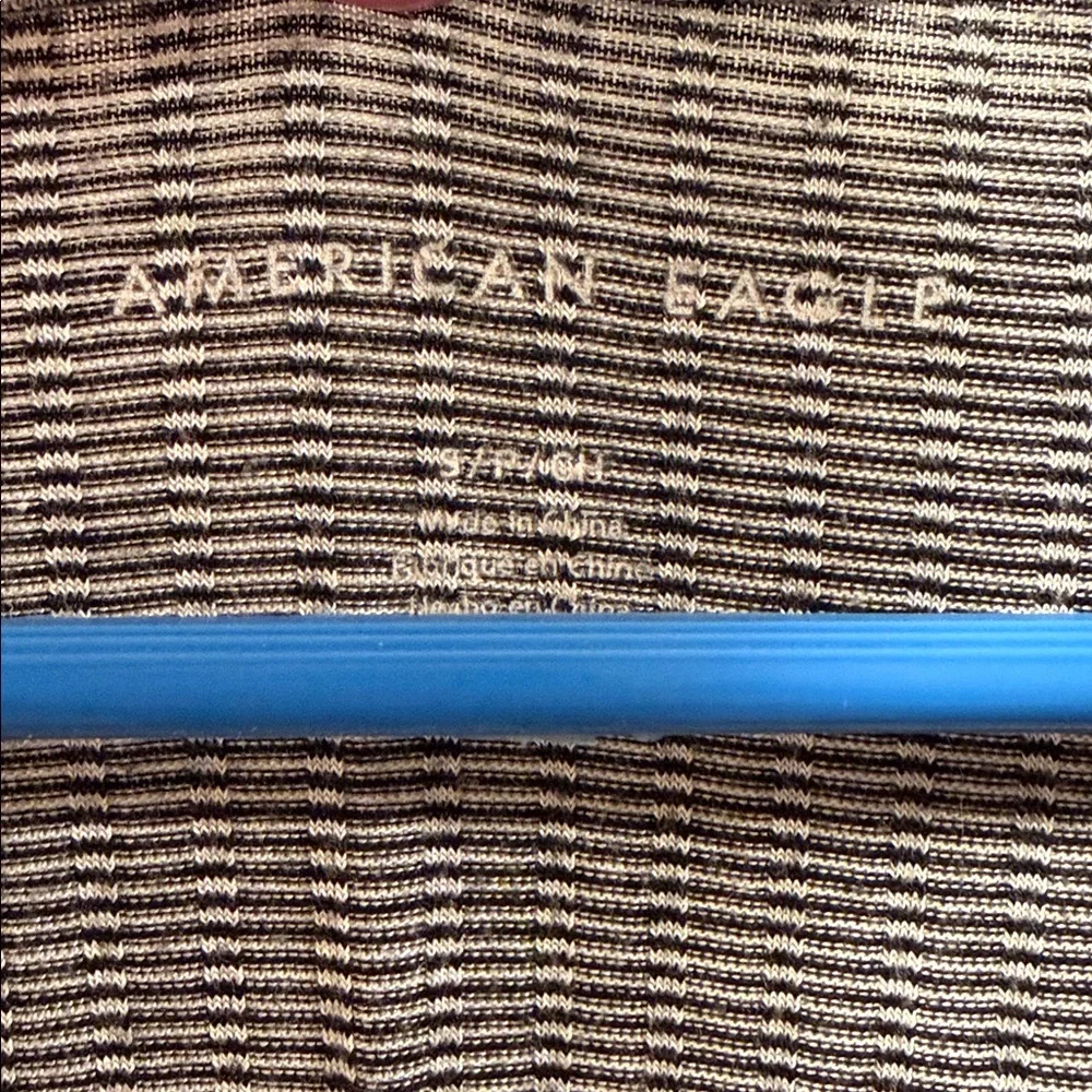 Women’s American Eagle Tee - Picture 3 of 3
